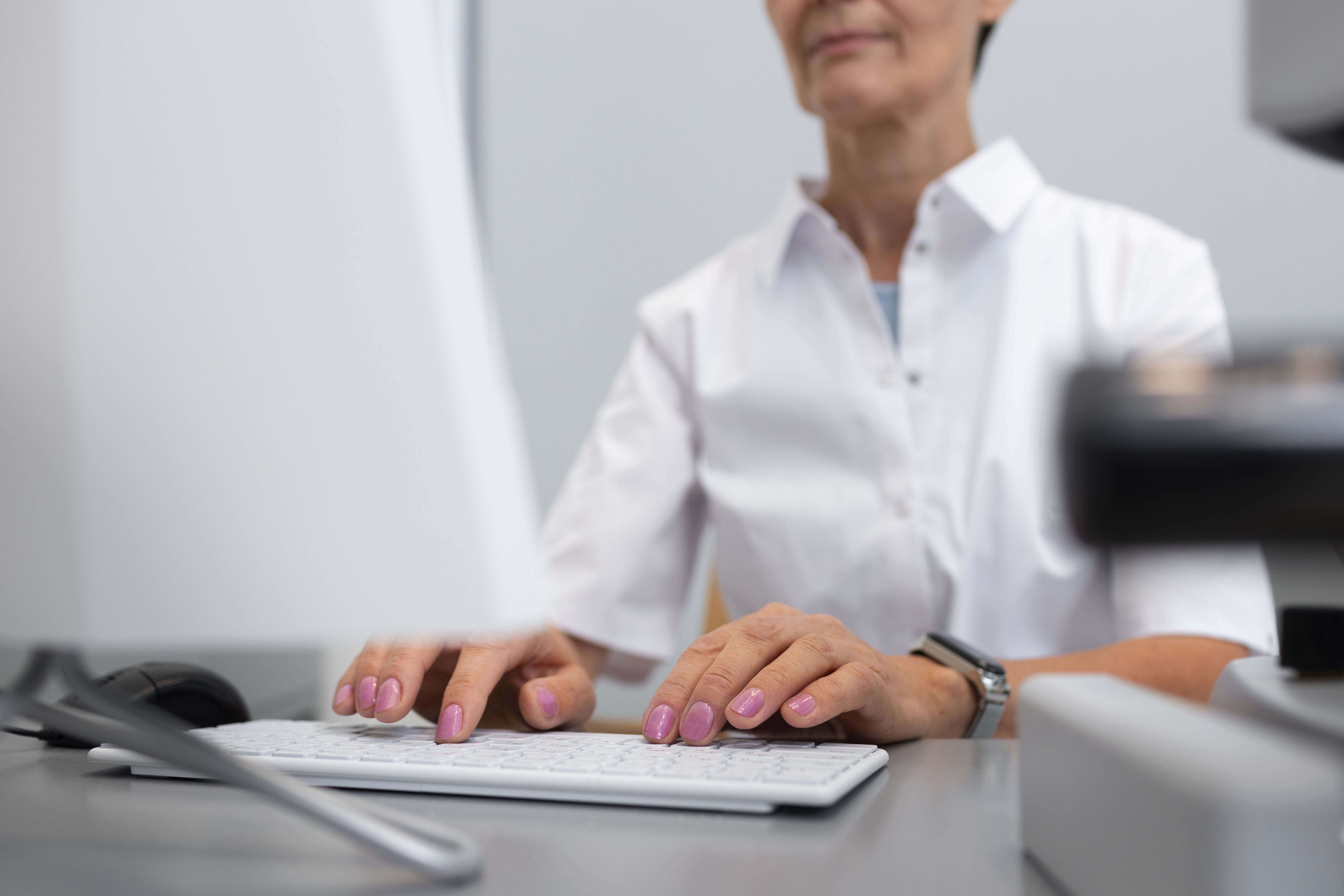 Secrétaire médicale : pourquoi est-elle essentielle dans une structure de santé ?